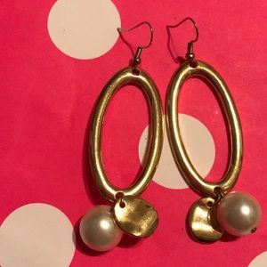 Gold hoop earrings with pearl FREE GIFT INCLUDED🌼